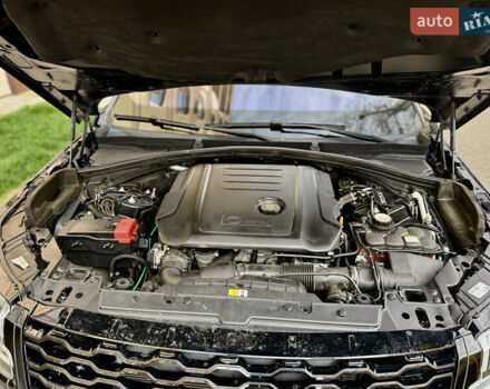 Черный Ленд Ровер Рендж Ровер Велар, объемом двигателя 2 л и пробегом 90 тыс. км за 39999 $, фото 44 на Automoto.ua