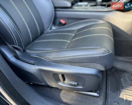 Чорний Ленд Ровер Рендж Ровер Велар, об'ємом двигуна 2 л та пробігом 105 тис. км за 33500 $, фото 63 на Automoto.ua