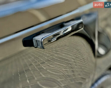 Черный Ленд Ровер Рендж Ровер Велар, объемом двигателя 2 л и пробегом 90 тыс. км за 39999 $, фото 114 на Automoto.ua