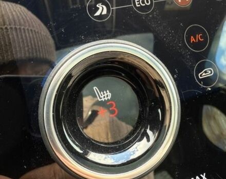 Чорний Ленд Ровер Рендж Ровер Велар, об'ємом двигуна 2 л та пробігом 105 тис. км за 36500 $, фото 12 на Automoto.ua