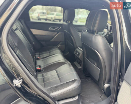 Черный Ленд Ровер Рендж Ровер Велар, объемом двигателя 2 л и пробегом 113 тыс. км за 38999 $, фото 9 на Automoto.ua