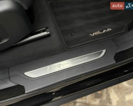 Черный Ленд Ровер Рендж Ровер Велар, объемом двигателя 2 л и пробегом 60 тыс. км за 39500 $, фото 68 на Automoto.ua