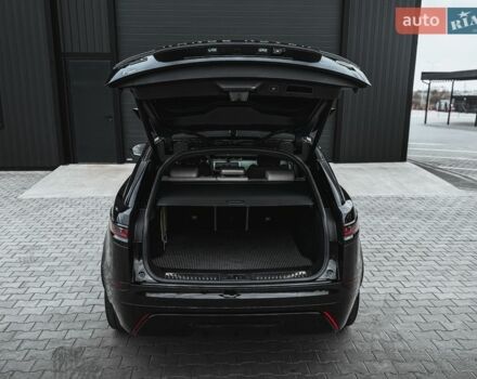 Черный Ленд Ровер Рендж Ровер Велар, объемом двигателя 2 л и пробегом 136 тыс. км за 53000 $, фото 6 на Automoto.ua