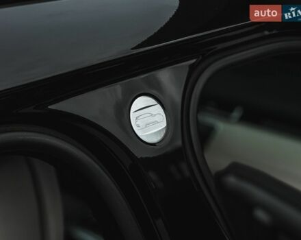 Черный Ленд Ровер Рендж Ровер Велар, объемом двигателя 2 л и пробегом 136 тыс. км за 53000 $, фото 53 на Automoto.ua