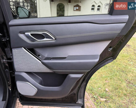 Черный Ленд Ровер Рендж Ровер Велар, объемом двигателя 2.99 л и пробегом 129 тыс. км за 44900 $, фото 108 на Automoto.ua