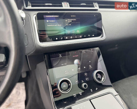 Чорний Ленд Ровер Рендж Ровер Велар, об'ємом двигуна 2 л та пробігом 162 тис. км за 31600 $, фото 5 на Automoto.ua