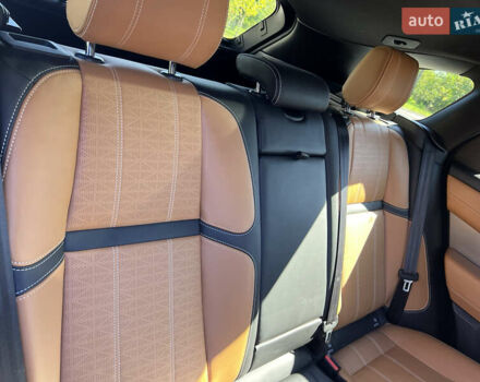 Чорний Ленд Ровер Рендж Ровер Велар, об'ємом двигуна 2 л та пробігом 62 тис. км за 39000 $, фото 17 на Automoto.ua