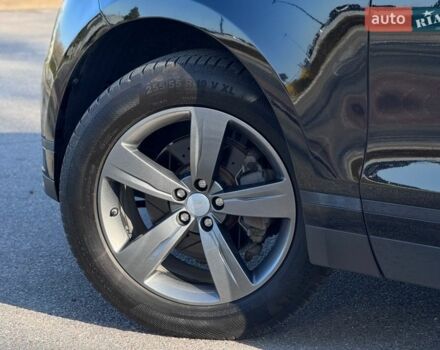 Черный Ленд Ровер Рендж Ровер Велар, объемом двигателя 2 л и пробегом 90 тыс. км за 35500 $, фото 18 на Automoto.ua