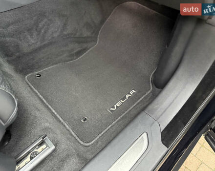 Черный Ленд Ровер Рендж Ровер Велар, объемом двигателя 2.99 л и пробегом 129 тыс. км за 44900 $, фото 123 на Automoto.ua