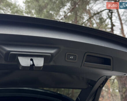 Черный Ленд Ровер Рендж Ровер Велар, объемом двигателя 2 л и пробегом 90 тыс. км за 36900 $, фото 42 на Automoto.ua