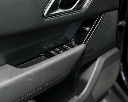 Чорний Ленд Ровер Рендж Ровер Велар, об'ємом двигуна 2 л та пробігом 82 тис. км за 35400 $, фото 25 на Automoto.ua