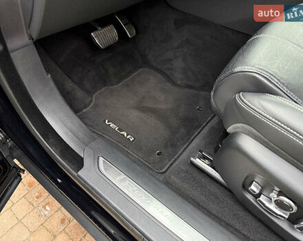 Черный Ленд Ровер Рендж Ровер Велар, объемом двигателя 2.99 л и пробегом 129 тыс. км за 44900 $, фото 72 на Automoto.ua