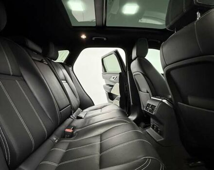 Чорний Ленд Ровер Рендж Ровер Велар, об'ємом двигуна 2 л та пробігом 93 тис. км за 39700 $, фото 33 на Automoto.ua