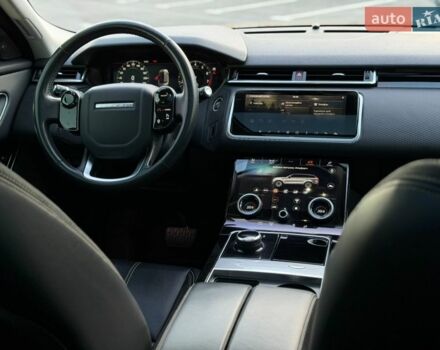 Черный Ленд Ровер Рендж Ровер Велар, объемом двигателя 2 л и пробегом 224 тыс. км за 29000 $, фото 10 на Automoto.ua