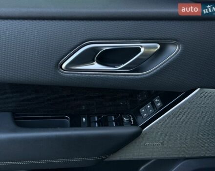 Черный Ленд Ровер Рендж Ровер Велар, объемом двигателя 2 л и пробегом 224 тыс. км за 29000 $, фото 15 на Automoto.ua