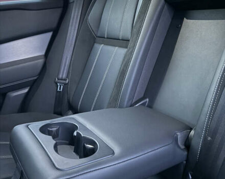 Черный Ленд Ровер Рендж Ровер Велар, объемом двигателя 3 л и пробегом 70 тыс. км за 45000 $, фото 21 на Automoto.ua