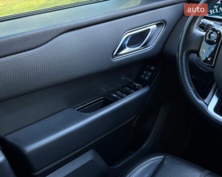 Черный Ленд Ровер Рендж Ровер Велар, объемом двигателя 2 л и пробегом 90 тыс. км за 35500 $, фото 26 на Automoto.ua