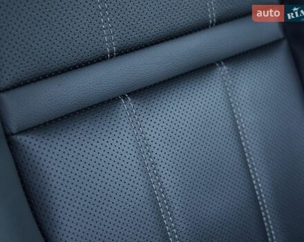 Черный Ленд Ровер Рендж Ровер Велар, объемом двигателя 2 л и пробегом 94 тыс. км за 36700 $, фото 24 на Automoto.ua