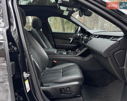 Черный Ленд Ровер Рендж Ровер Велар, объемом двигателя 2 л и пробегом 90 тыс. км за 36900 $, фото 46 на Automoto.ua