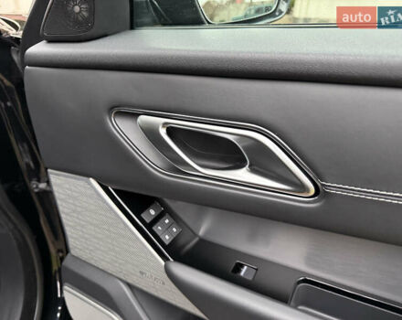 Черный Ленд Ровер Рендж Ровер Велар, объемом двигателя 2.99 л и пробегом 129 тыс. км за 44900 $, фото 116 на Automoto.ua