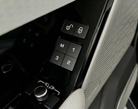 Чорний Ленд Ровер Рендж Ровер Велар, об'ємом двигуна 2 л та пробігом 91 тис. км за 39500 $, фото 14 на Automoto.ua