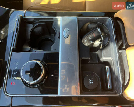 Чорний Ленд Ровер Рендж Ровер Велар, об'ємом двигуна 2 л та пробігом 62 тис. км за 39000 $, фото 13 на Automoto.ua