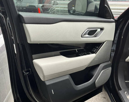 Чорний Ленд Ровер Рендж Ровер Велар, об'ємом двигуна 2 л та пробігом 91 тис. км за 39500 $, фото 15 на Automoto.ua