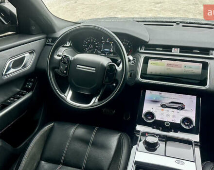 Черный Ленд Ровер Рендж Ровер Велар, объемом двигателя 2 л и пробегом 112 тыс. км за 34999 $, фото 44 на Automoto.ua