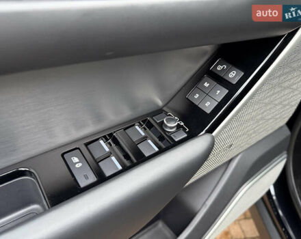 Черный Ленд Ровер Рендж Ровер Велар, объемом двигателя 2.99 л и пробегом 129 тыс. км за 44900 $, фото 66 на Automoto.ua