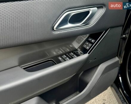 Черный Ленд Ровер Рендж Ровер Велар, объемом двигателя 3 л и пробегом 110 тыс. км за 36000 $, фото 8 на Automoto.ua