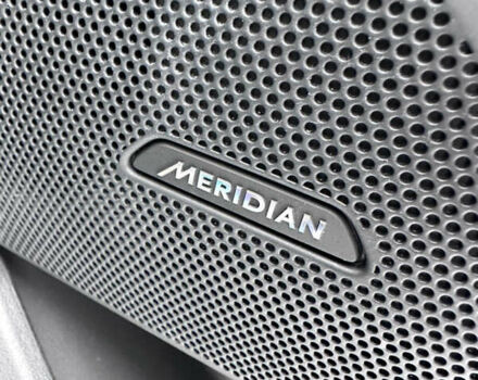 Черный Ленд Ровер Рендж Ровер Велар, объемом двигателя 2 л и пробегом 87 тыс. км за 38500 $, фото 25 на Automoto.ua