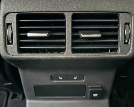 Черный Ленд Ровер Рендж Ровер Велар, объемом двигателя 3 л и пробегом 70 тыс. км за 45000 $, фото 22 на Automoto.ua