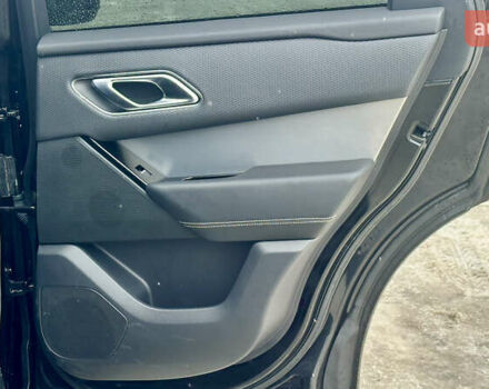 Черный Ленд Ровер Рендж Ровер Велар, объемом двигателя 2 л и пробегом 112 тыс. км за 34999 $, фото 34 на Automoto.ua