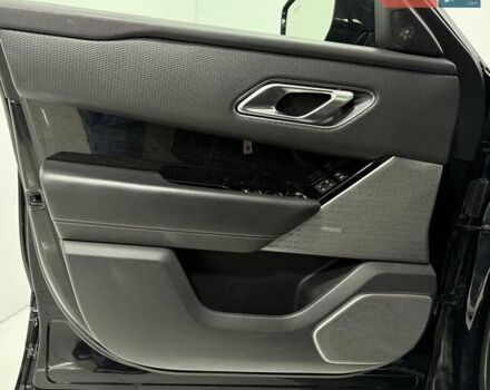 Чорний Ленд Ровер Рендж Ровер Велар, об'ємом двигуна 2 л та пробігом 93 тис. км за 39700 $, фото 29 на Automoto.ua