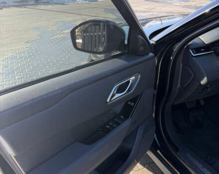 Черный Ленд Ровер Рендж Ровер Велар, объемом двигателя 2 л и пробегом 129 тыс. км за 34000 $, фото 9 на Automoto.ua