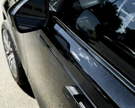 Чорний Ленд Ровер Рендж Ровер Велар, об'ємом двигуна 2 л та пробігом 82 тис. км за 35400 $, фото 1 на Automoto.ua