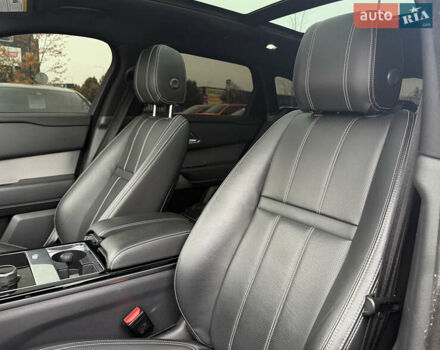 Черный Ленд Ровер Рендж Ровер Велар, объемом двигателя 3 л и пробегом 81 тыс. км за 45800 $, фото 25 на Automoto.ua
