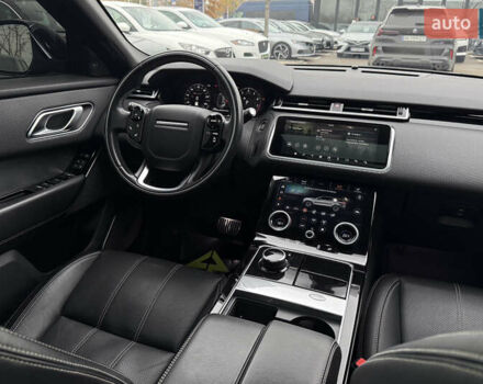 Черный Ленд Ровер Рендж Ровер Велар, объемом двигателя 3 л и пробегом 81 тыс. км за 45800 $, фото 44 на Automoto.ua
