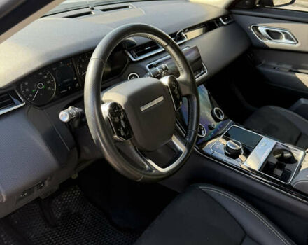 Черный Ленд Ровер Рендж Ровер Велар, объемом двигателя 2 л и пробегом 129 тыс. км за 34000 $, фото 3 на Automoto.ua