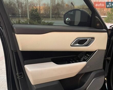 Черный Ленд Ровер Рендж Ровер Велар, объемом двигателя 2 л и пробегом 92 тыс. км за 36500 $, фото 21 на Automoto.ua