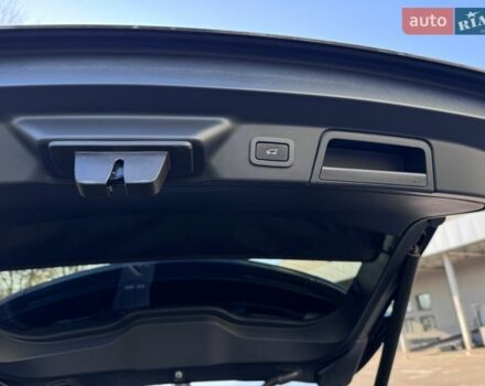 Черный Ленд Ровер Рендж Ровер Велар, объемом двигателя 2 л и пробегом 90 тыс. км за 35500 $, фото 34 на Automoto.ua