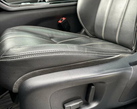 Черный Ленд Ровер Рендж Ровер Велар, объемом двигателя 2 л и пробегом 191 тыс. км за 28800 $, фото 17 на Automoto.ua