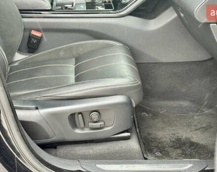 Черный Ленд Ровер Рендж Ровер Велар, объемом двигателя 2 л и пробегом 112 тыс. км за 34999 $, фото 39 на Automoto.ua