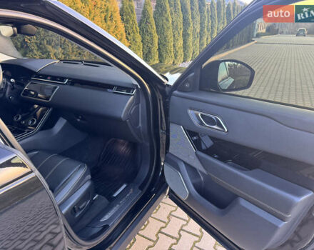 Черный Ленд Ровер Рендж Ровер Велар, объемом двигателя 2 л и пробегом 221 тыс. км за 29500 $, фото 24 на Automoto.ua
