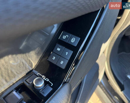 Черный Ленд Ровер Рендж Ровер Велар, объемом двигателя 2 л и пробегом 89 тыс. км за 38900 $, фото 17 на Automoto.ua