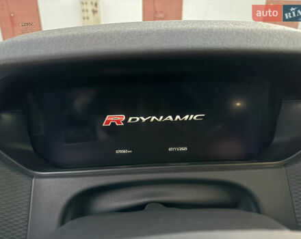 Черный Ленд Ровер Рендж Ровер Велар, объемом двигателя 3 л и пробегом 70 тыс. км за 45000 $, фото 13 на Automoto.ua