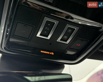 Черный Ленд Ровер Рендж Ровер Велар, объемом двигателя 3 л и пробегом 81 тыс. км за 45800 $, фото 39 на Automoto.ua
