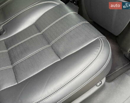 Черный Ленд Ровер Рендж Ровер Велар, объемом двигателя 2.99 л и пробегом 129 тыс. км за 44900 $, фото 113 на Automoto.ua