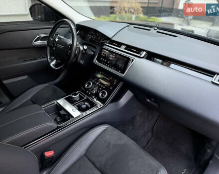 Черный Ленд Ровер Рендж Ровер Велар, объемом двигателя 2 л и пробегом 126 тыс. км за 28000 $, фото 16 на Automoto.ua