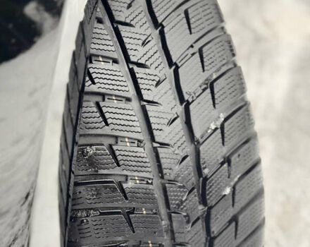 Чорний Ленд Ровер Рендж Ровер Велар, об'ємом двигуна 2 л та пробігом 162 тис. км за 31600 $, фото 2 на Automoto.ua